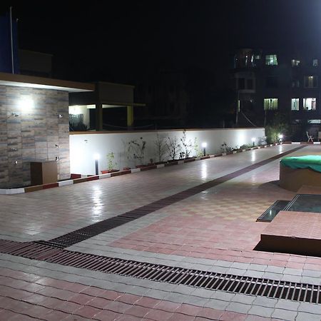 מלון אליבג Hira Laxmi Residency מראה חיצוני תמונה