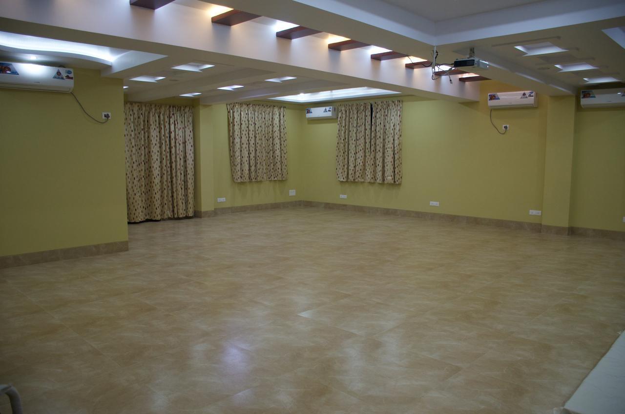 מלון אליבג Hira Laxmi Residency מראה חיצוני תמונה