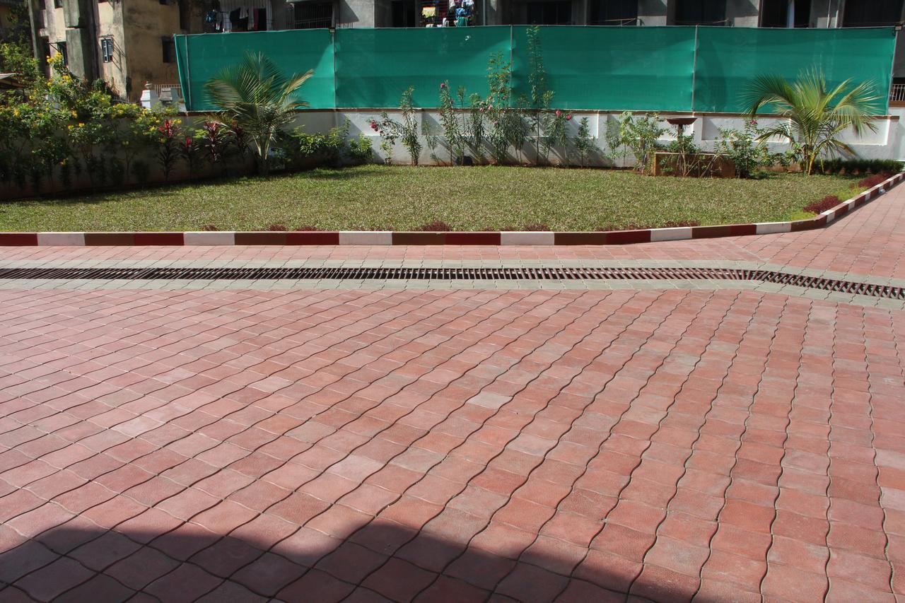 מלון אליבג Hira Laxmi Residency מראה חיצוני תמונה
